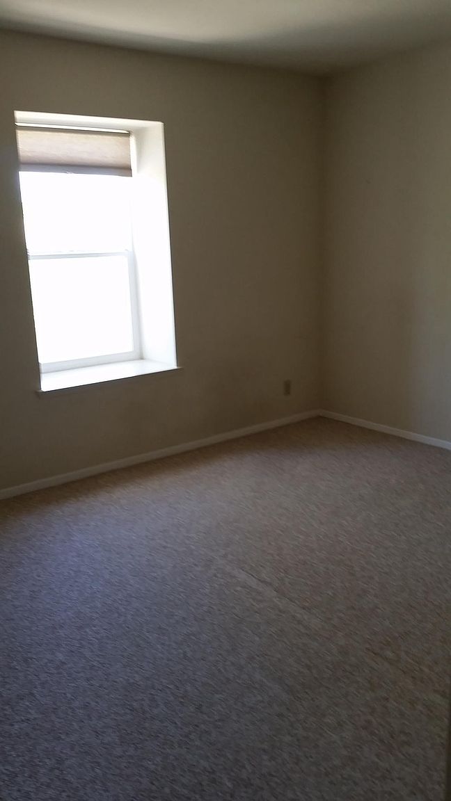 21900 Byrne Ct photo 2