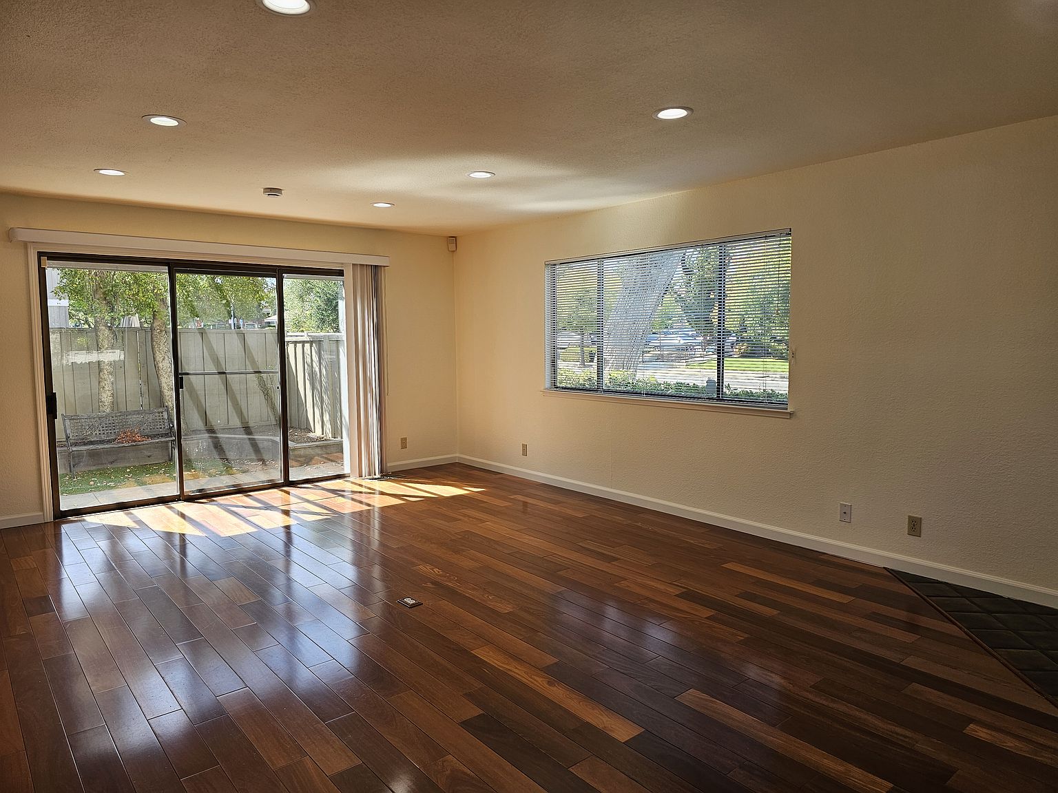 20302 Pacifica Dr photo 4