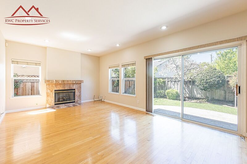 10415 Stern Ave photo 5