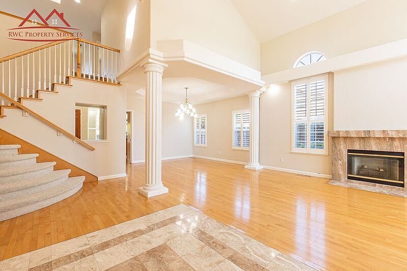 10415 Stern Ave photo 4