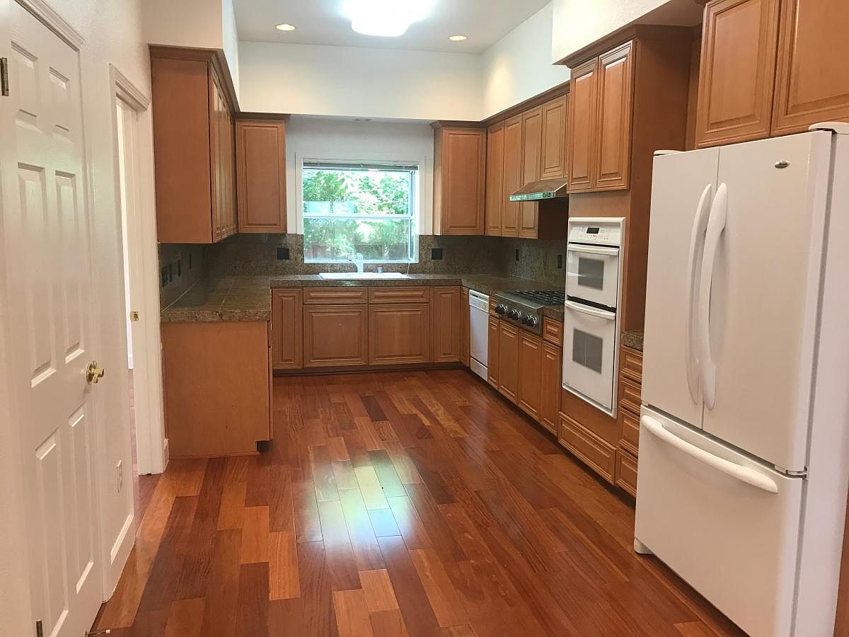 10760 Minette Dr photo 5