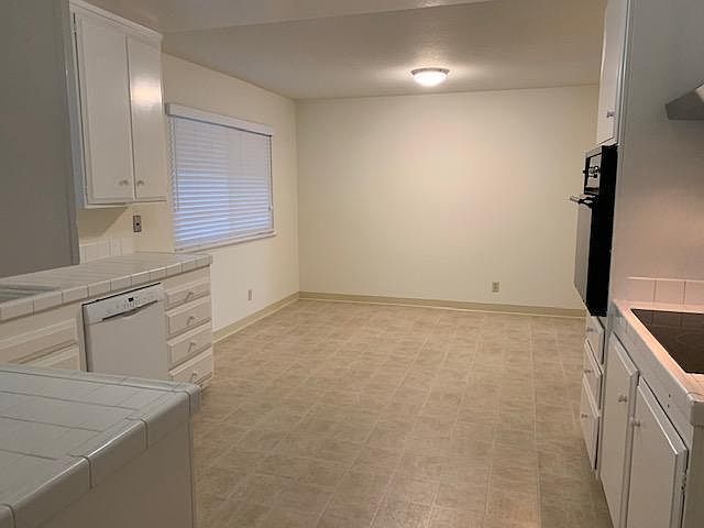1049 Wunderlich Dr photo 5