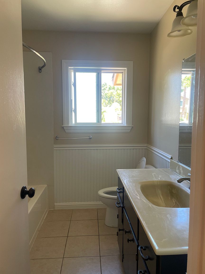4476 Strawberry Park Dr photo 2