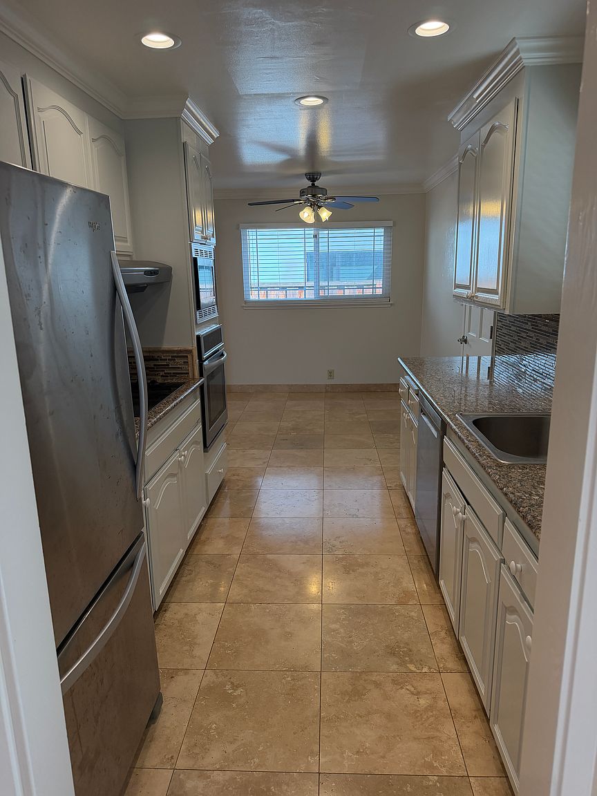 1307 Teresita Dr photo 3