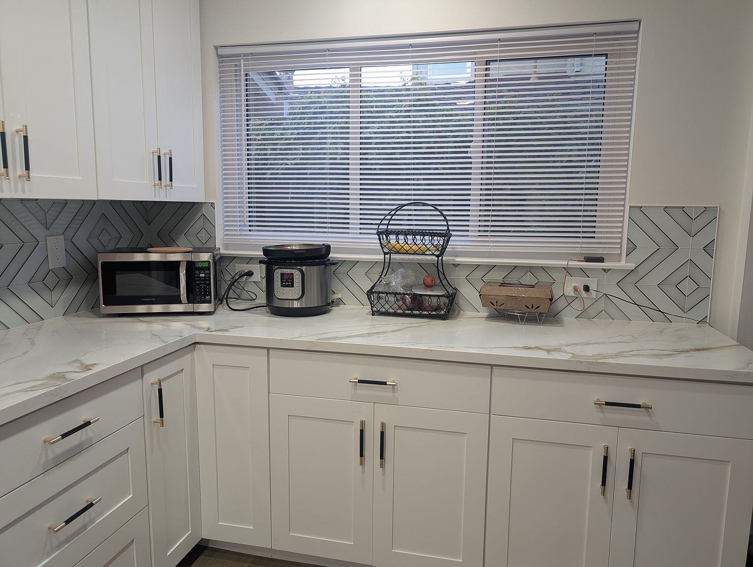 1326 Burkette Dr photo 3