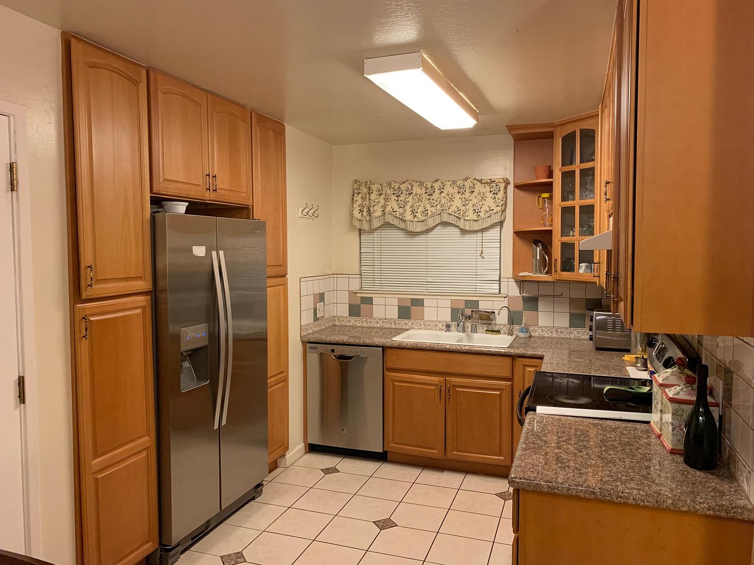 4830 Williams Rd photo 4