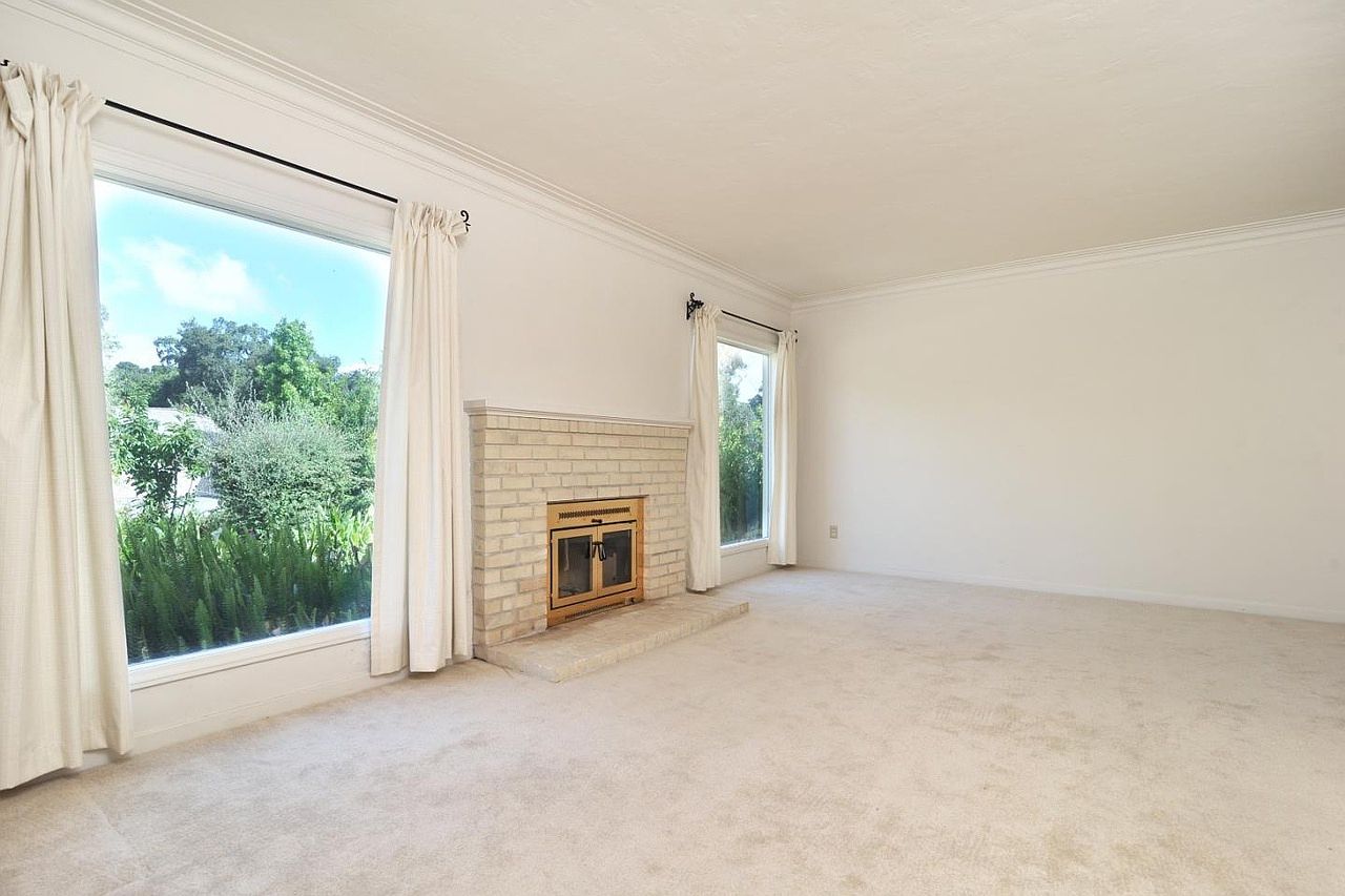 14584 Westcott Dr photo 3