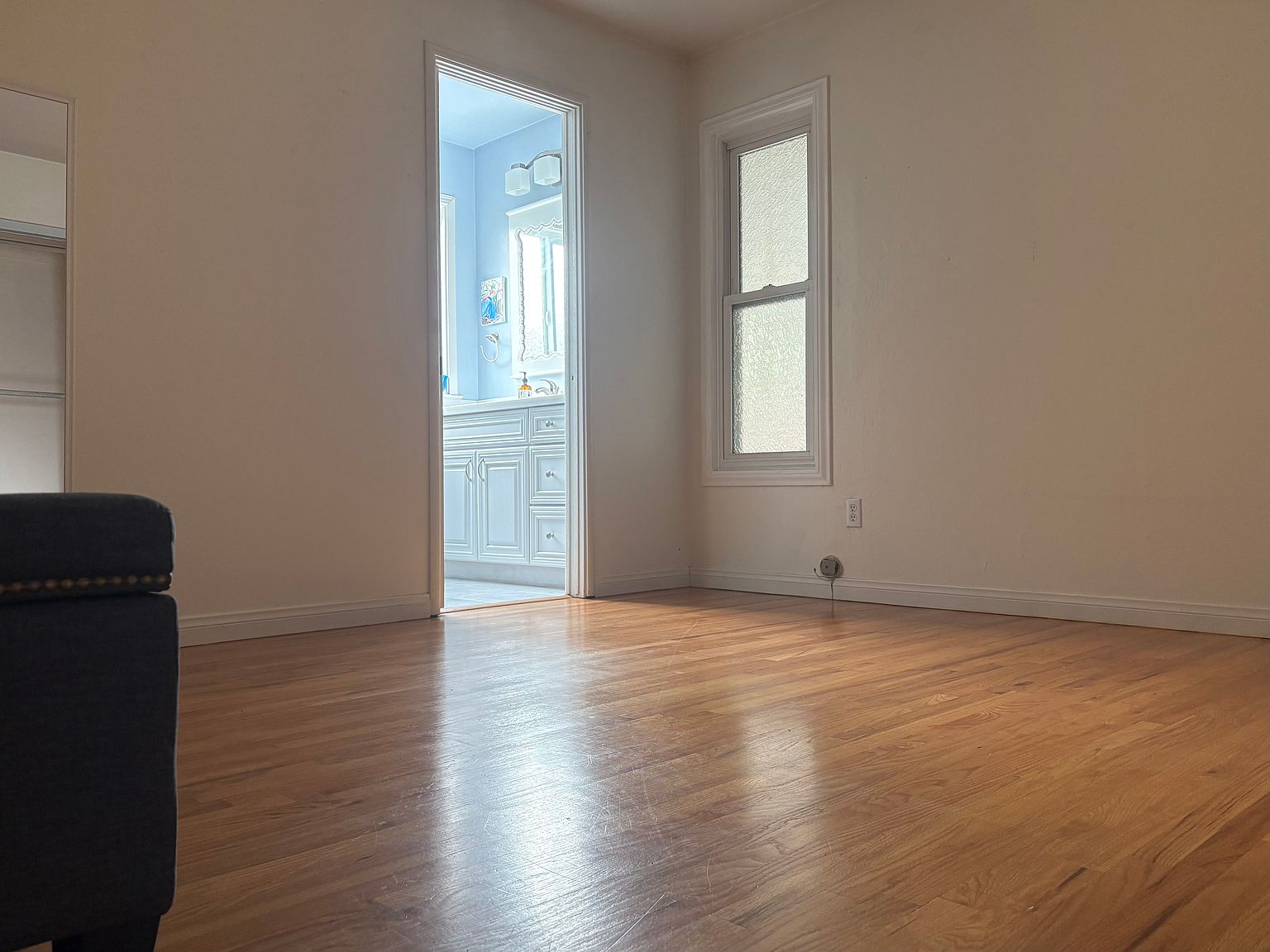 4910 Kingston Way photo 3