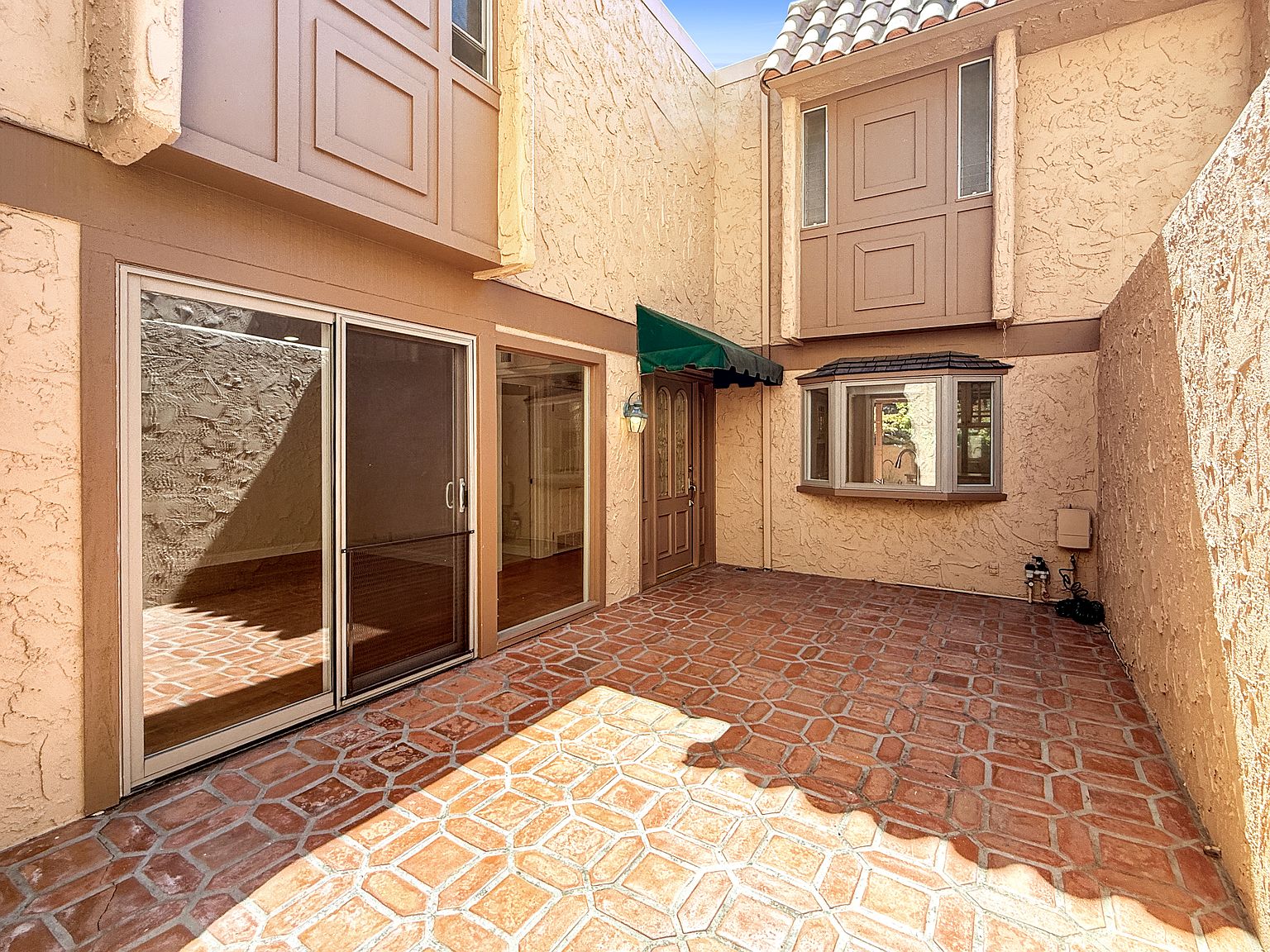 285 Casitas Bulevar photo 3