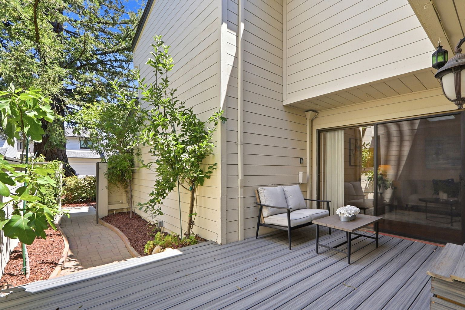 102 Lancewood Pl photo 3