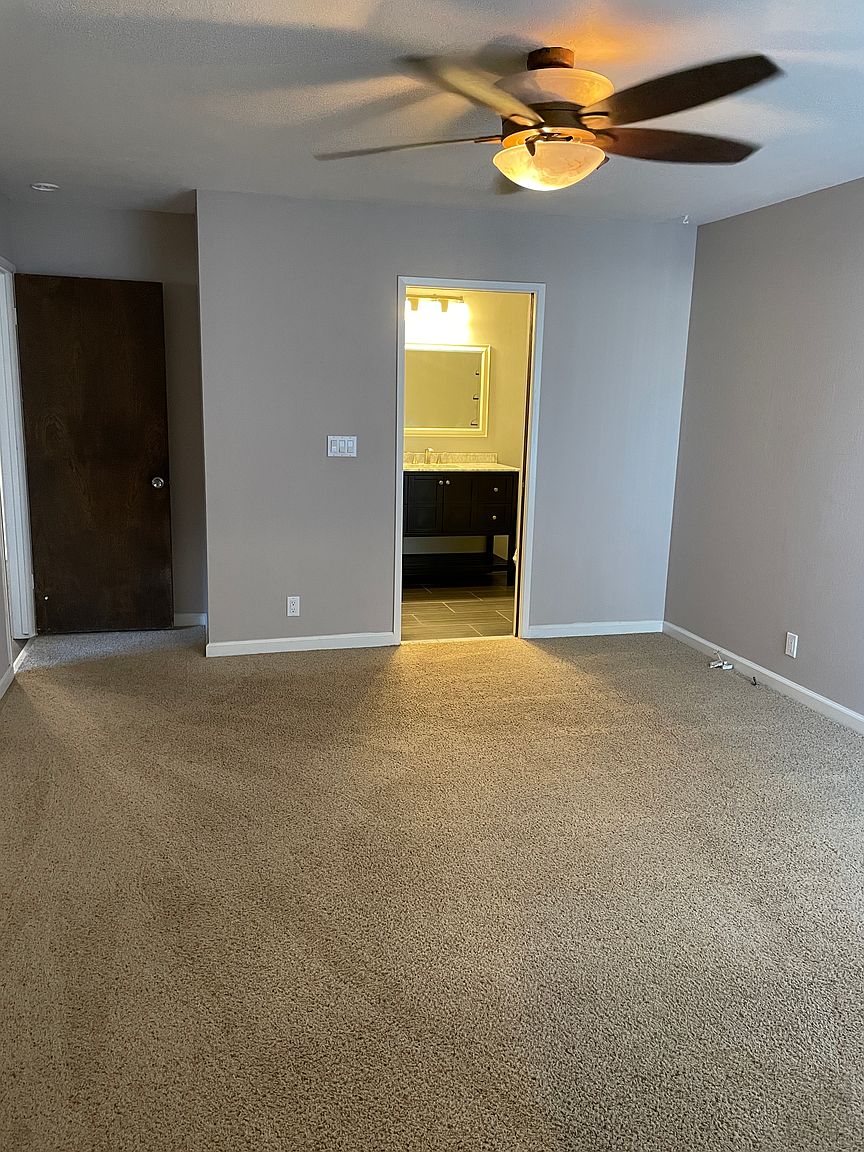 3187 Trinity Pl photo 4
