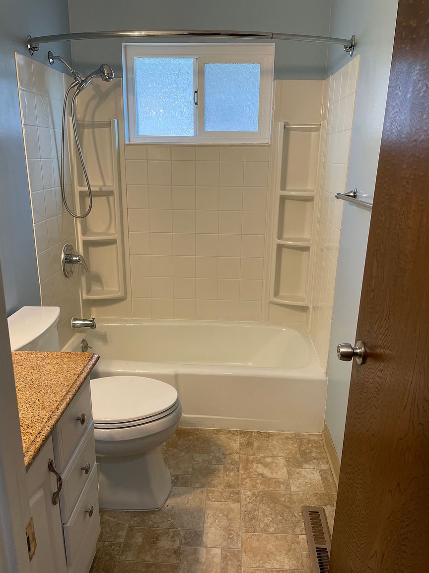 3187 Trinity Pl photo 3