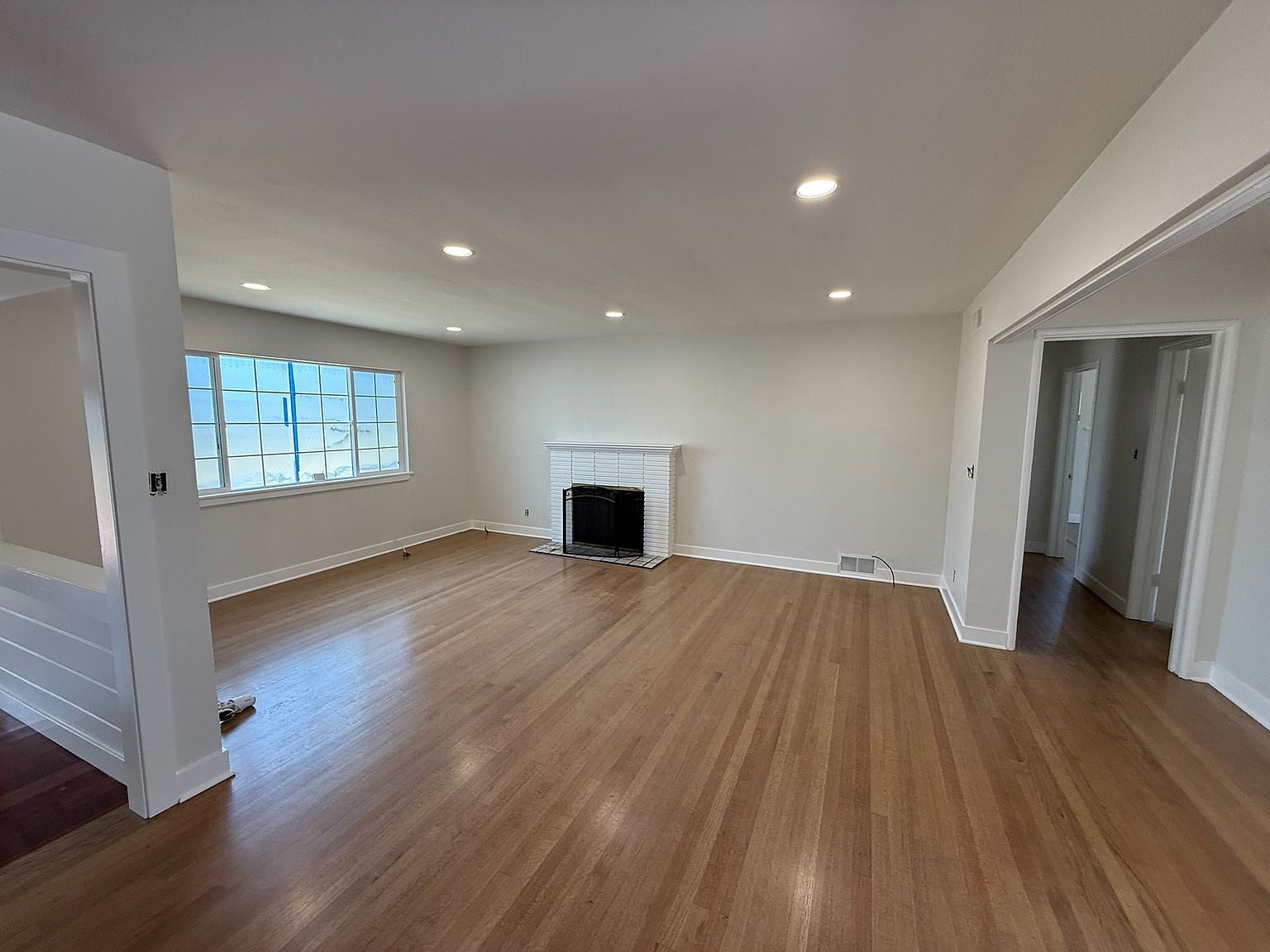 14661 Charmeran Ave photo 3
