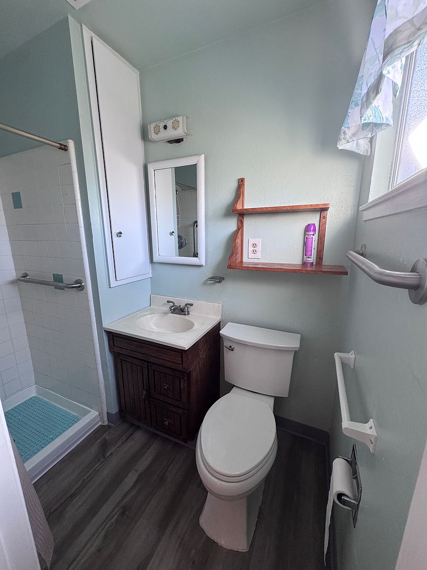 1808 Ronie Way photo 5
