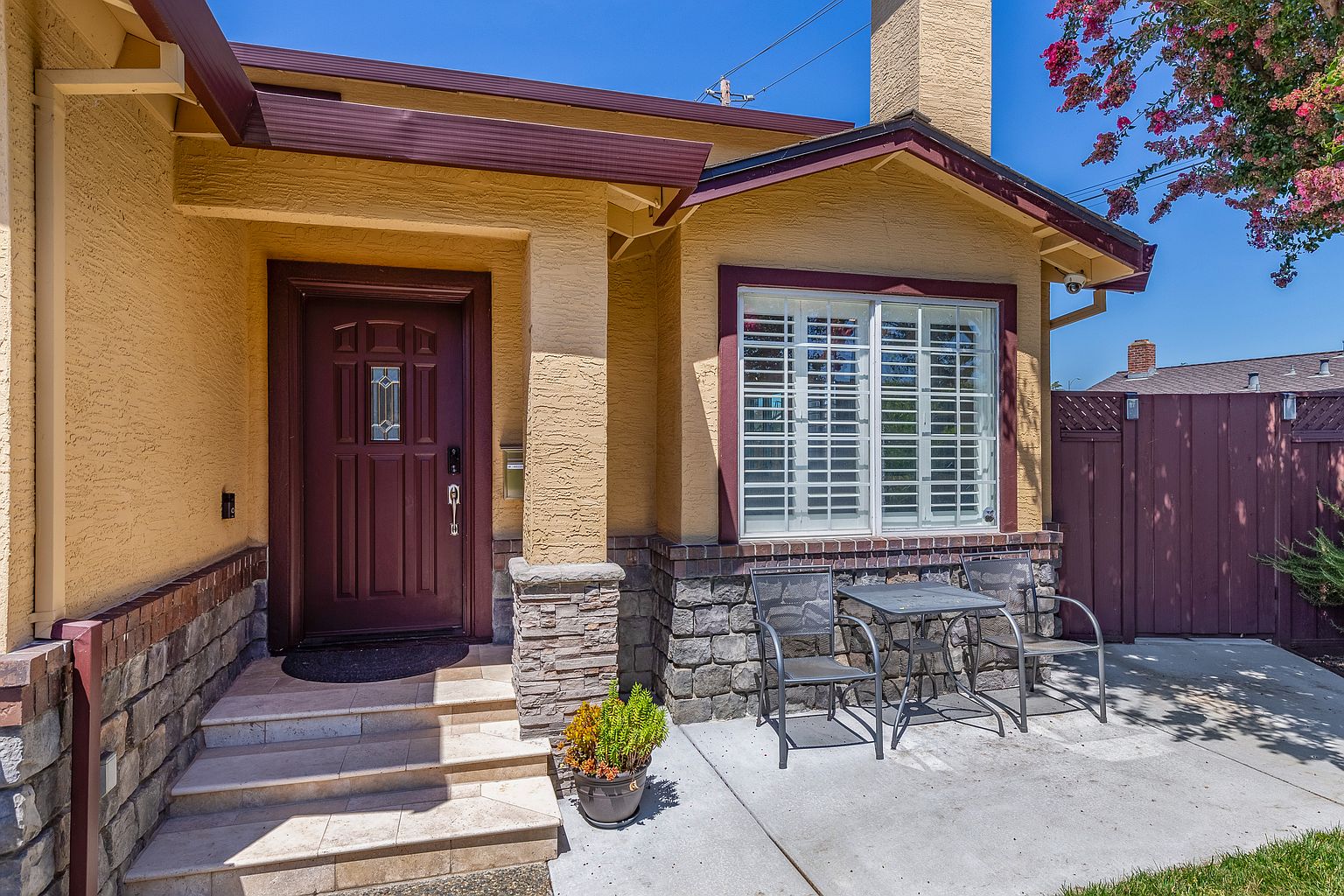 1739 Branham Ln photo 3