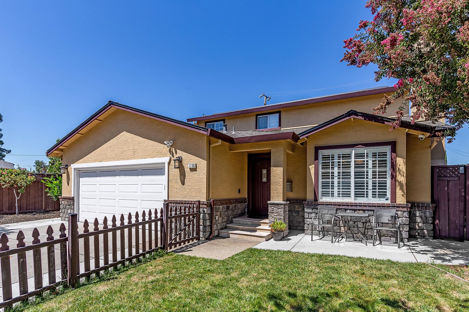 1739 Branham Ln photo 2