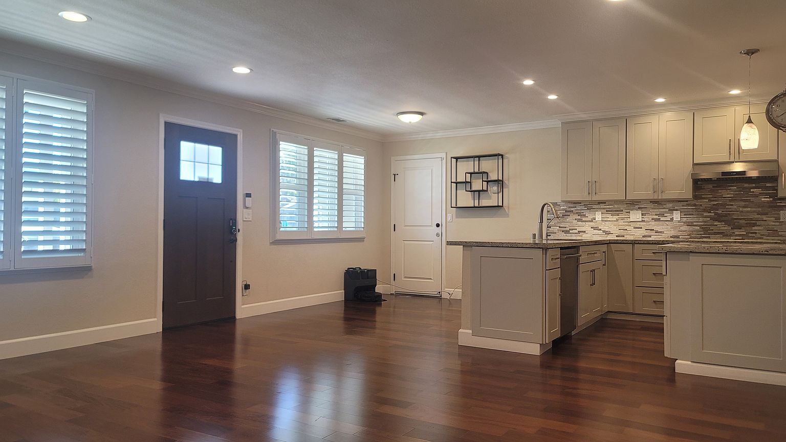 1827 Gunston Way photo 2