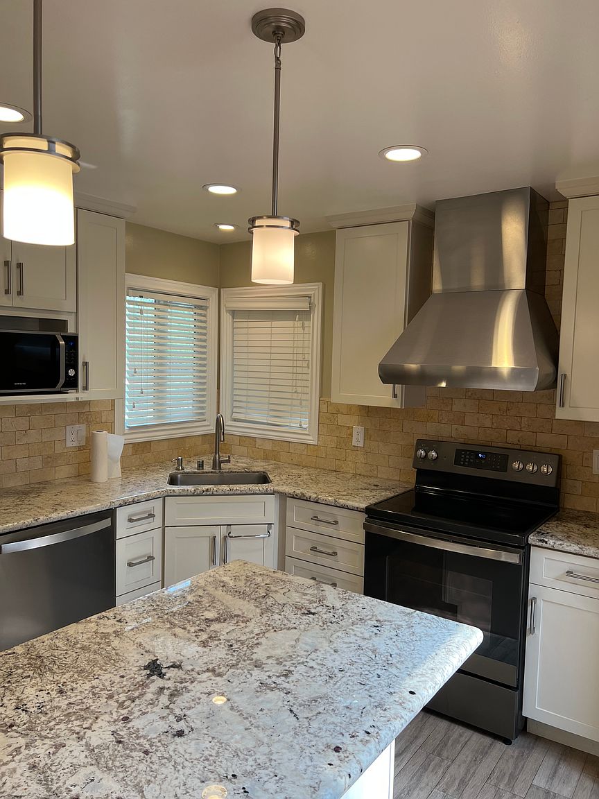 143 Highland Oaks Dr photo 3