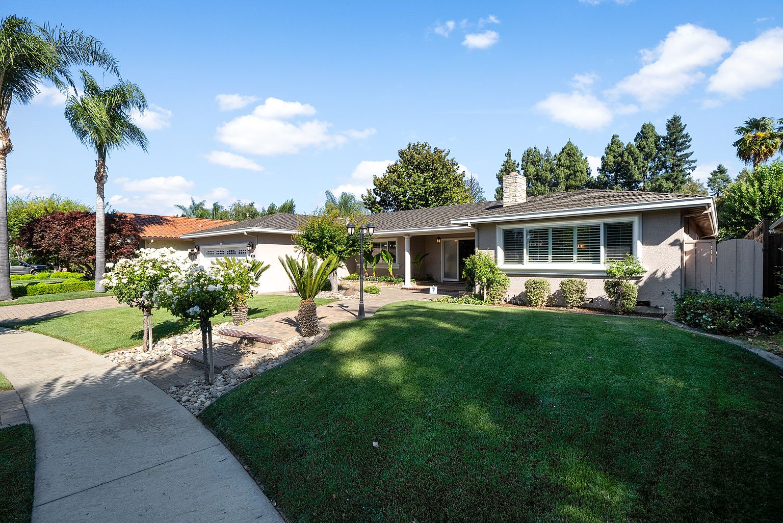 1534 Robsheal Dr photo 2