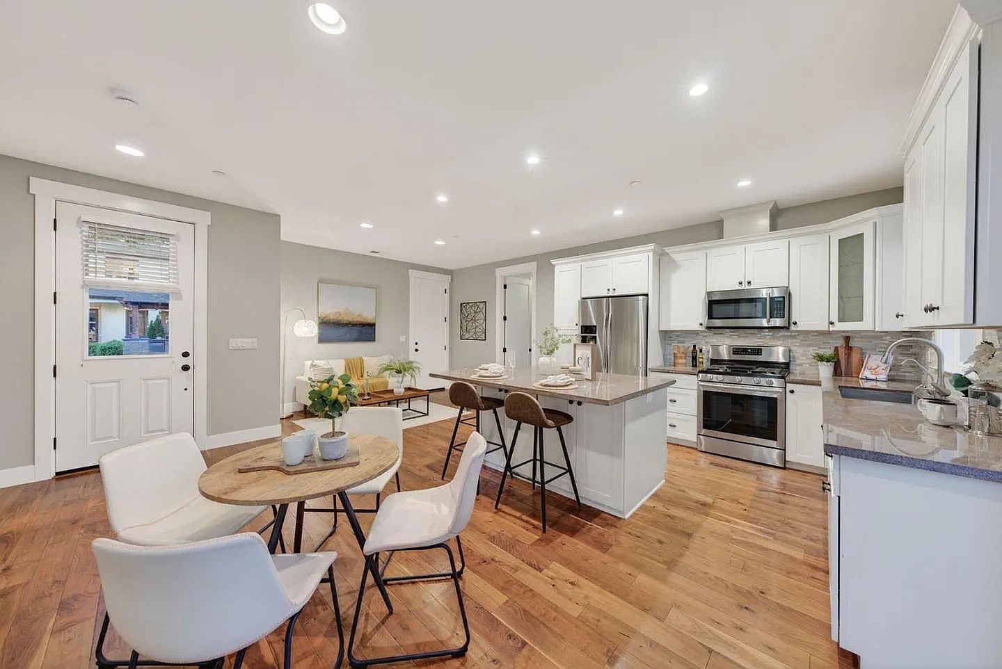 2BR/2BA In Law Adu on Franquette Ave · San Jose photo 5