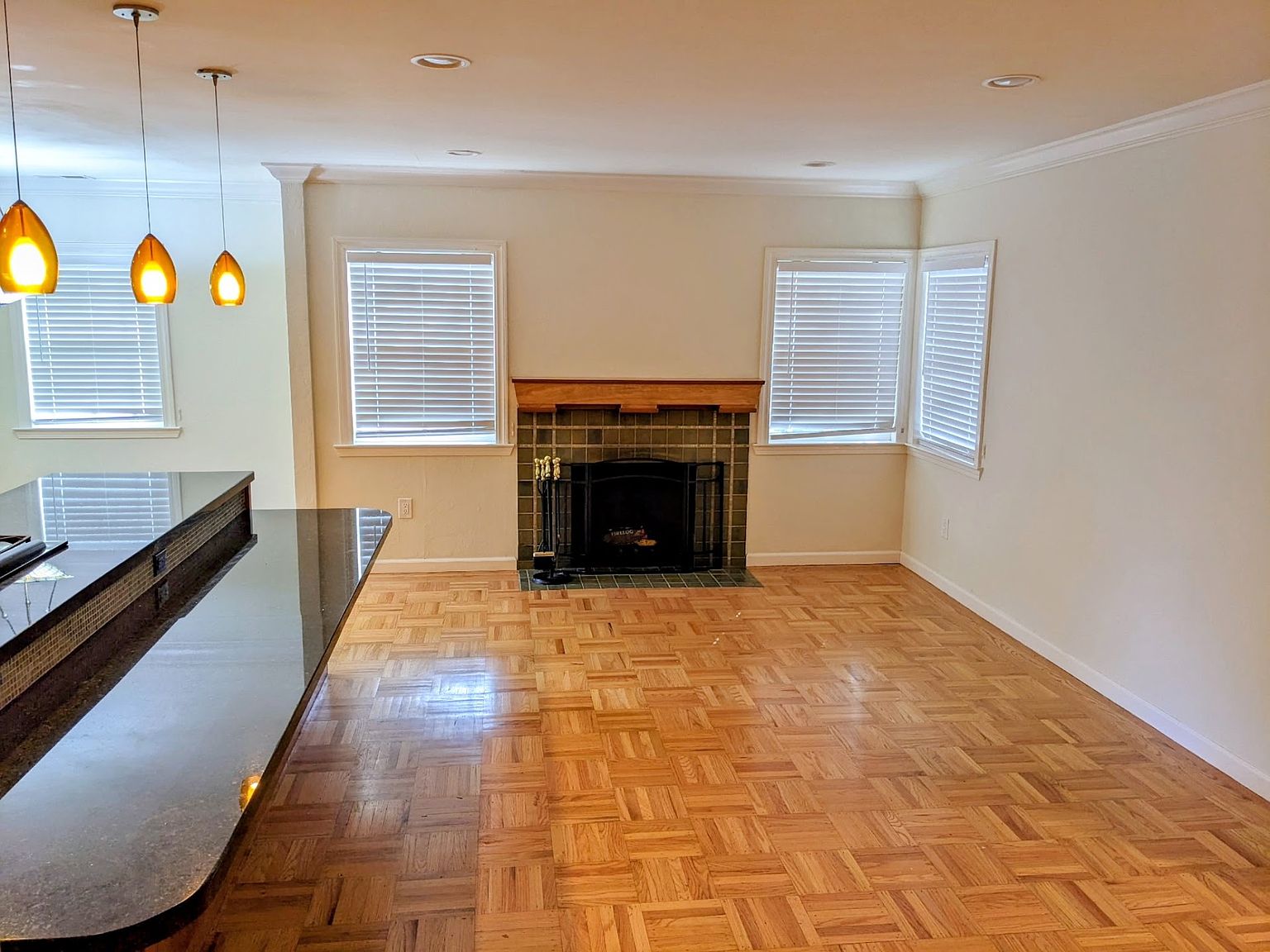 1826 Coastland Ave photo 2