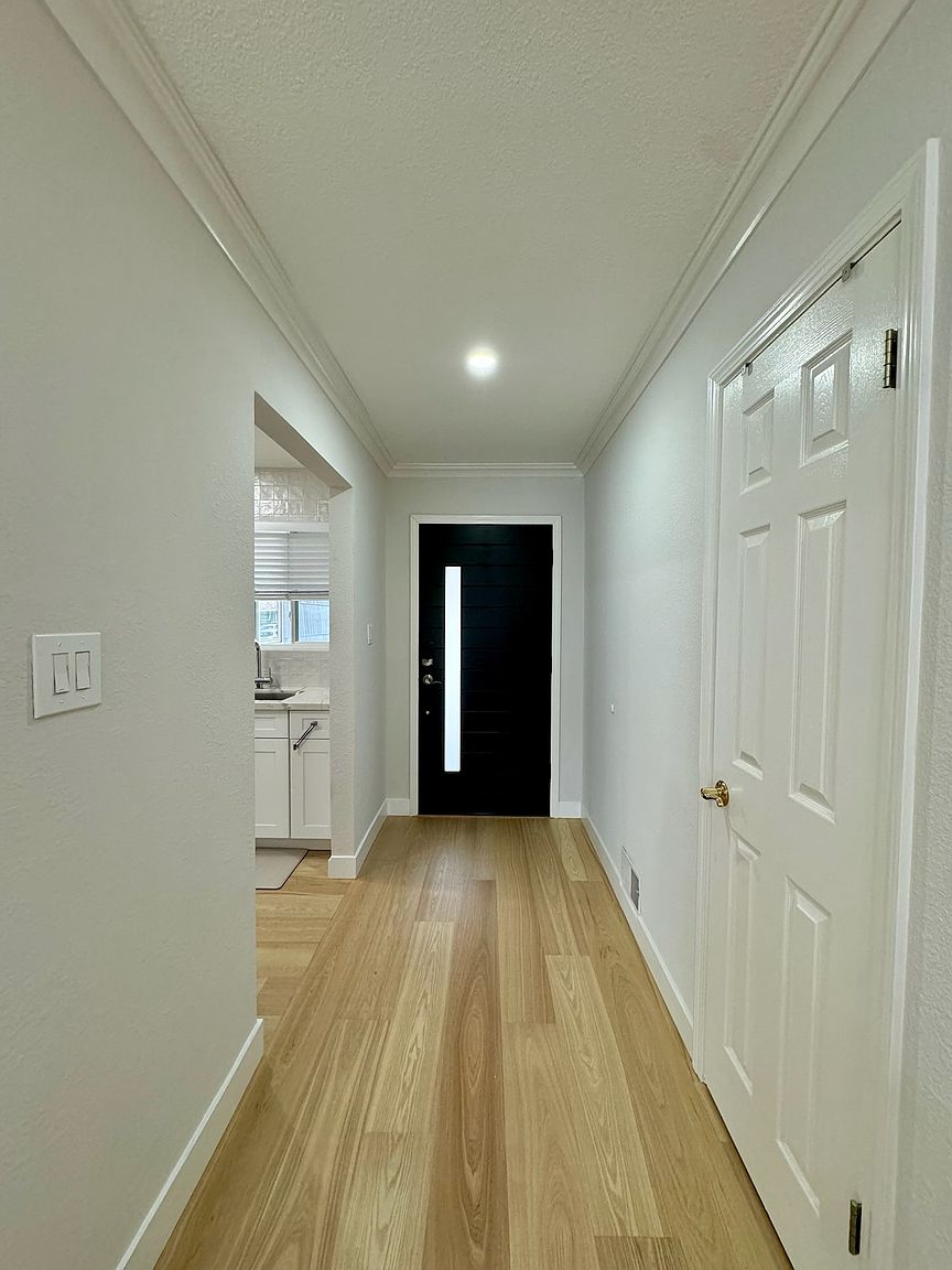 1648 Trona Way photo 2