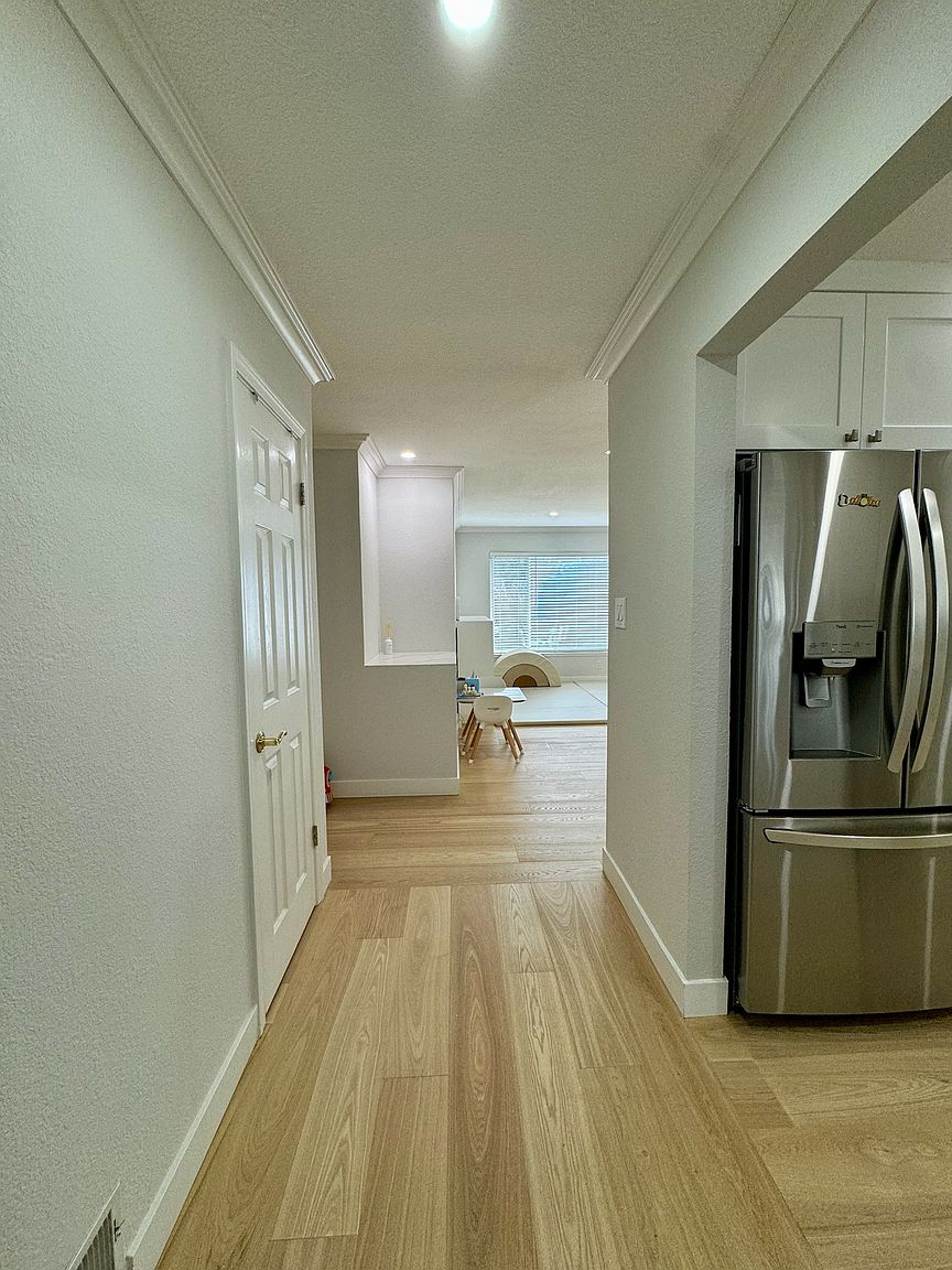 1648 Trona Way photo 3