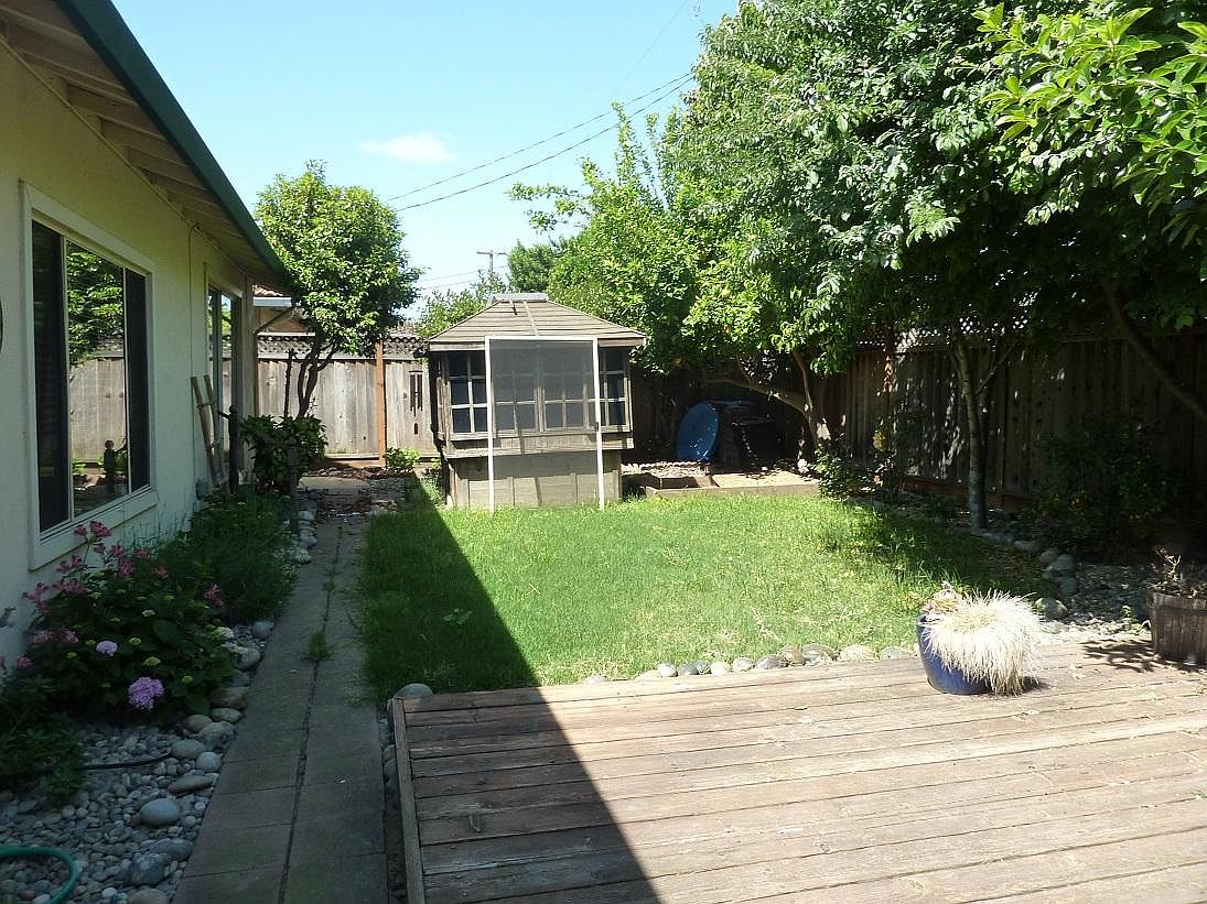 1603 Koch Ln photo 5
