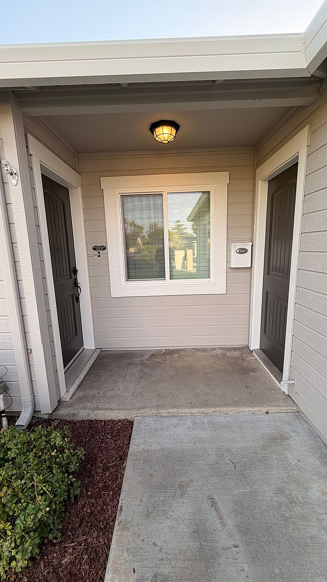 3181 Calzar Dr photo 2