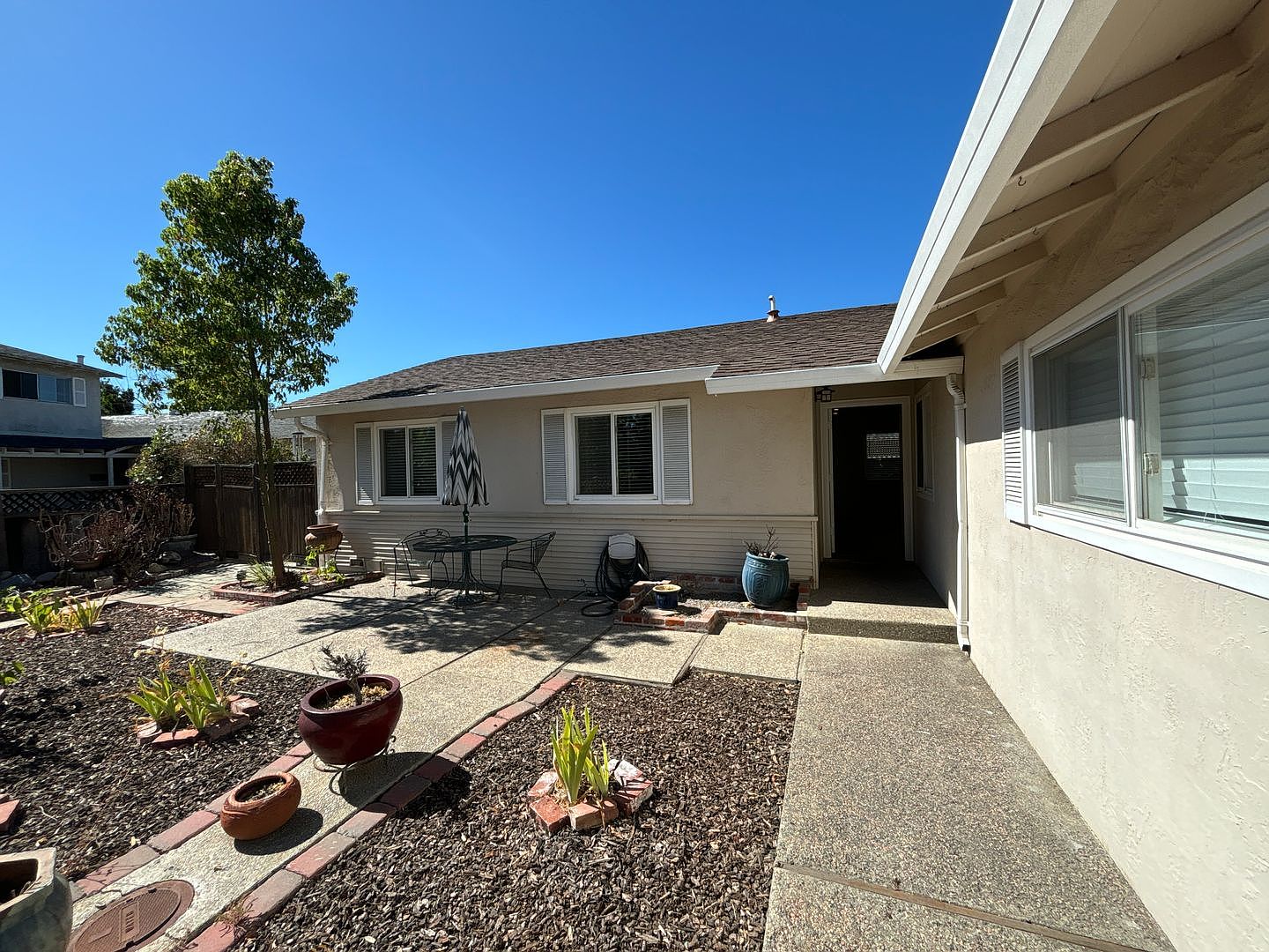1419 Yolanda Ct photo 3