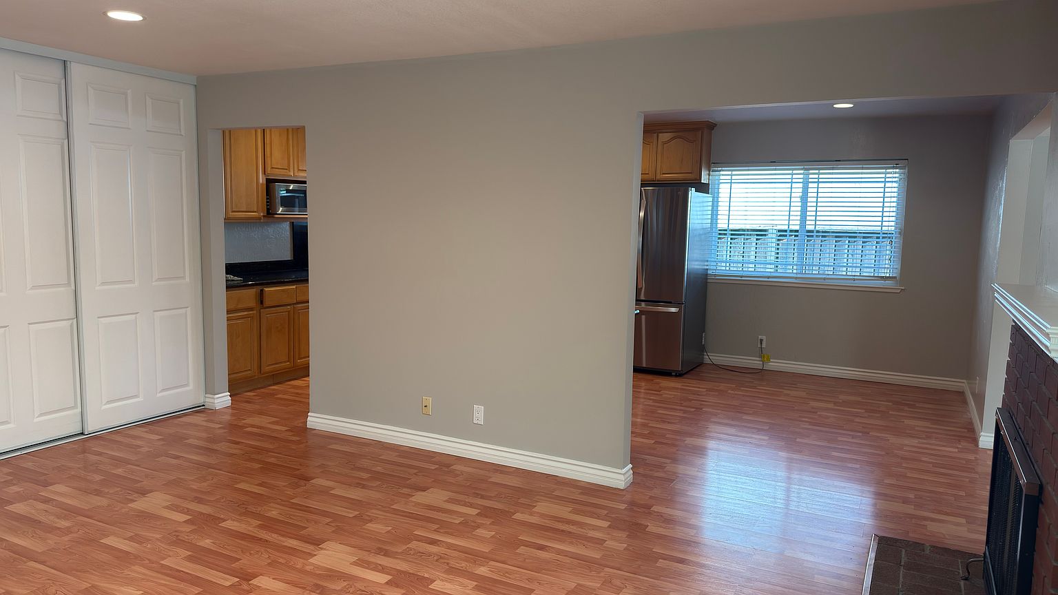 4782 Oyster Bay Dr photo 3