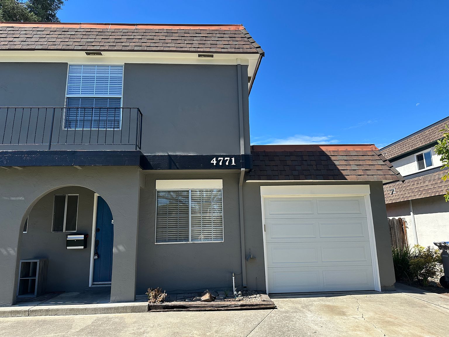 4771 Eagle Lake Dr photo 2