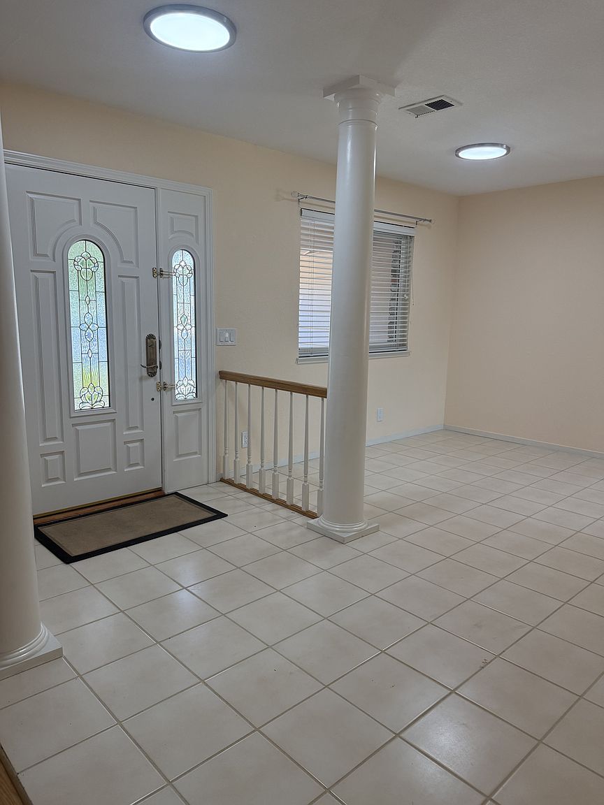 964 Dawnview Ct photo 3