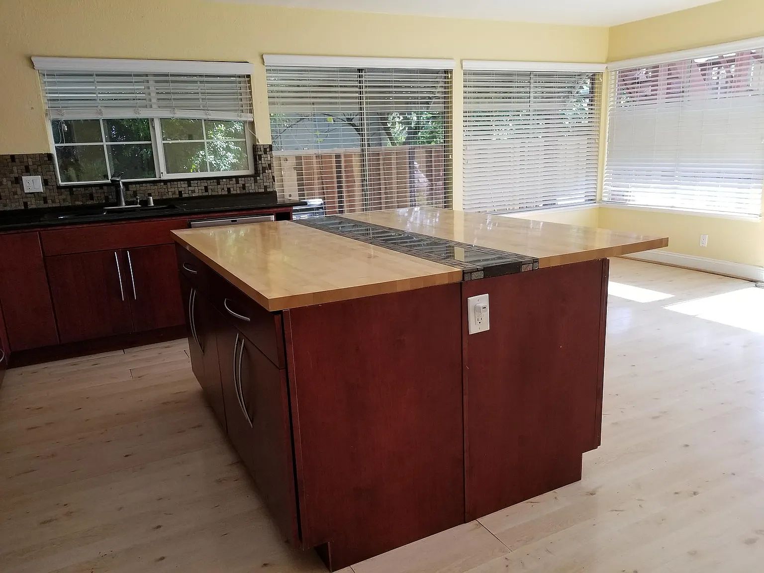 326 Lassenpark Cir photo 4