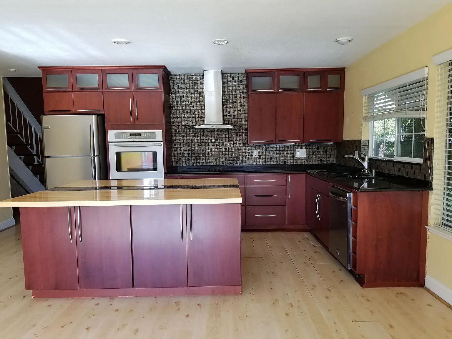 326 Lassenpark Cir photo 2