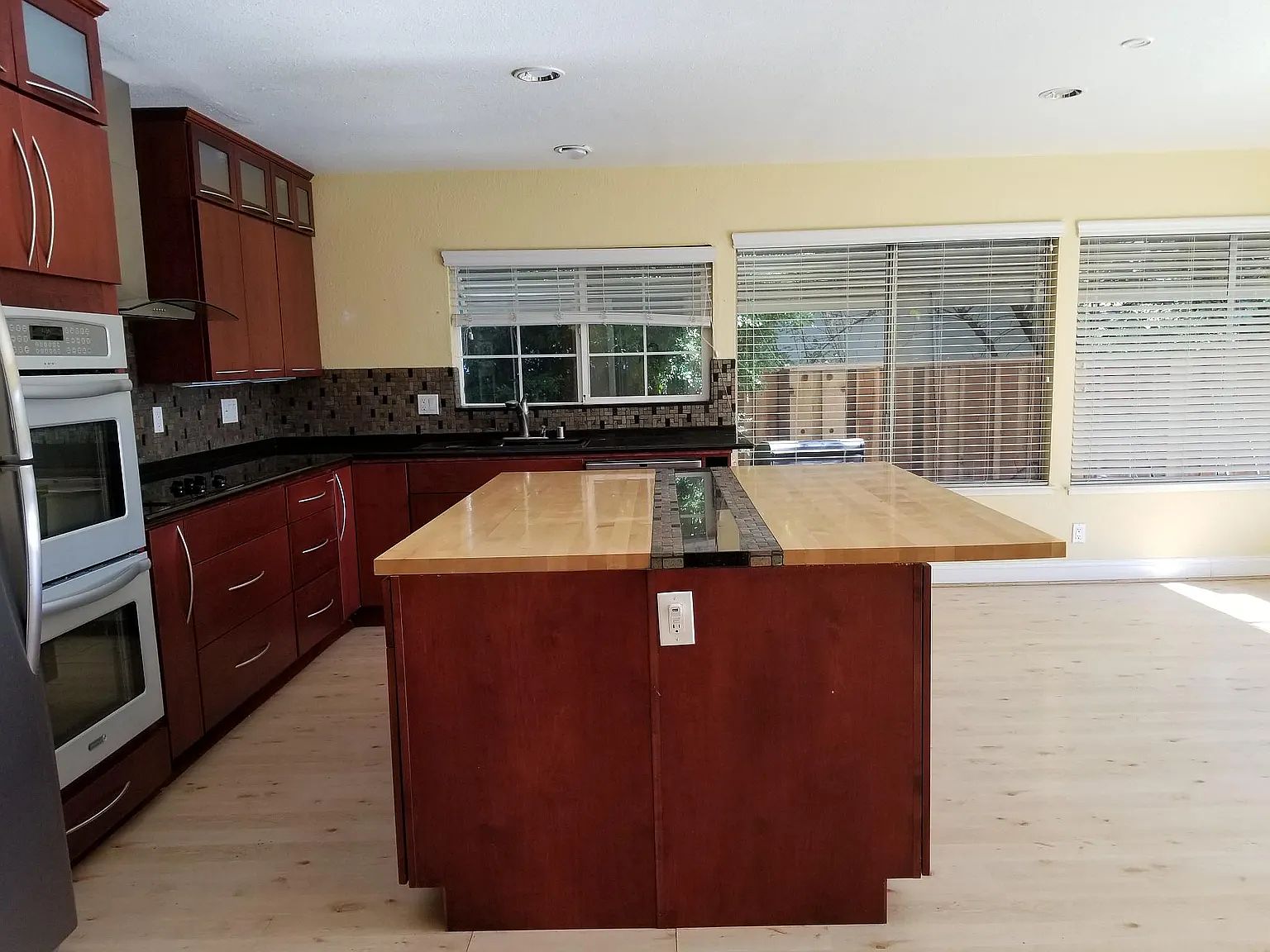 326 Lassenpark Cir photo 3