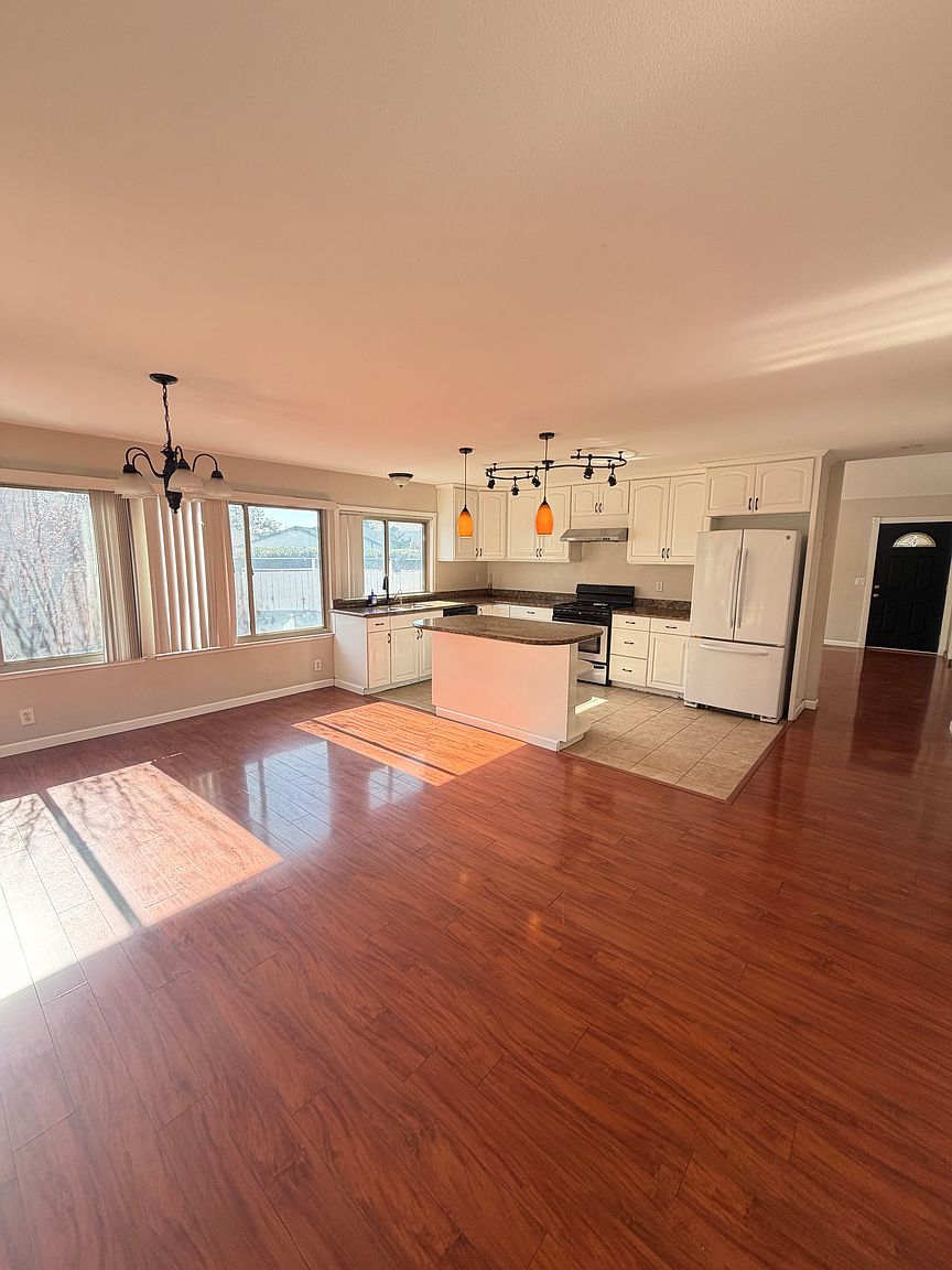 4412 Adragna Ct photo 4