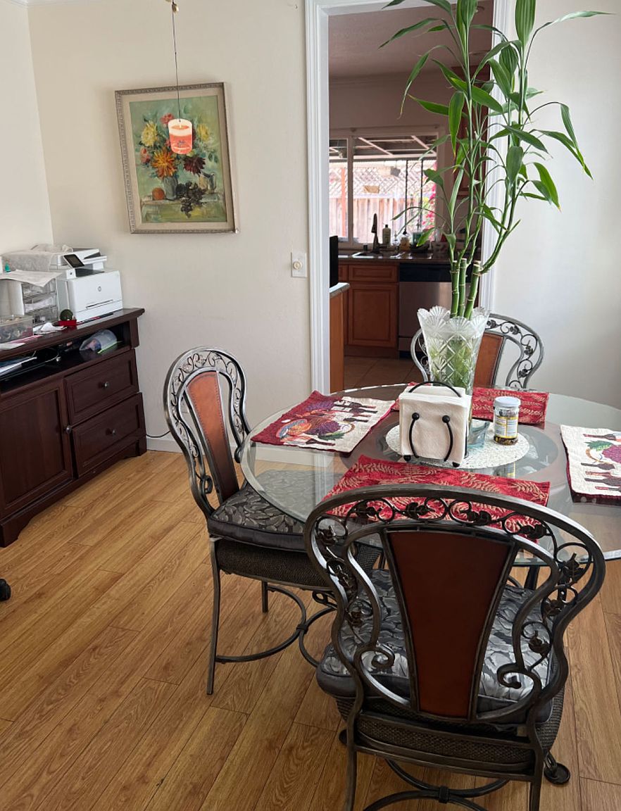 448 Avenida Del Roble photo 3