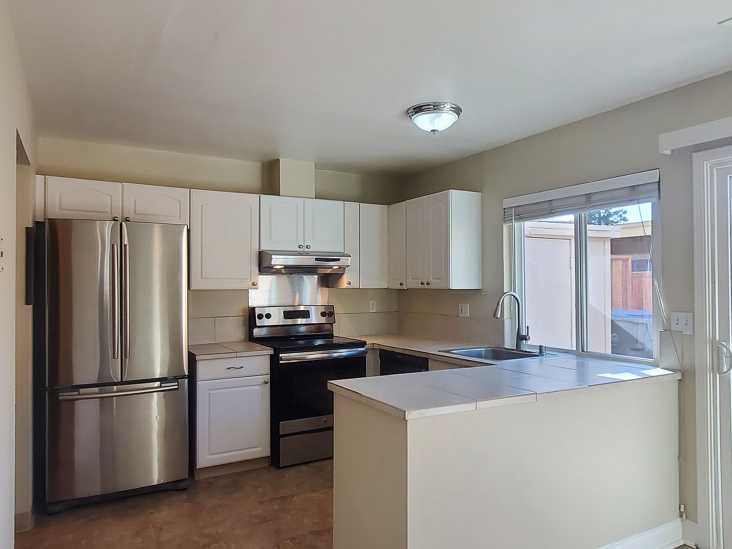 Townhouses on Velasco Dr · San Jose photo 4