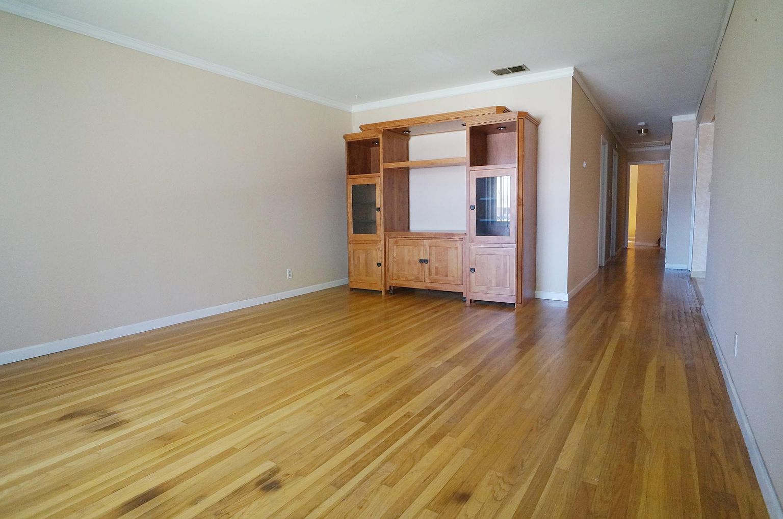 5411 Woodhurst Ln photo 3