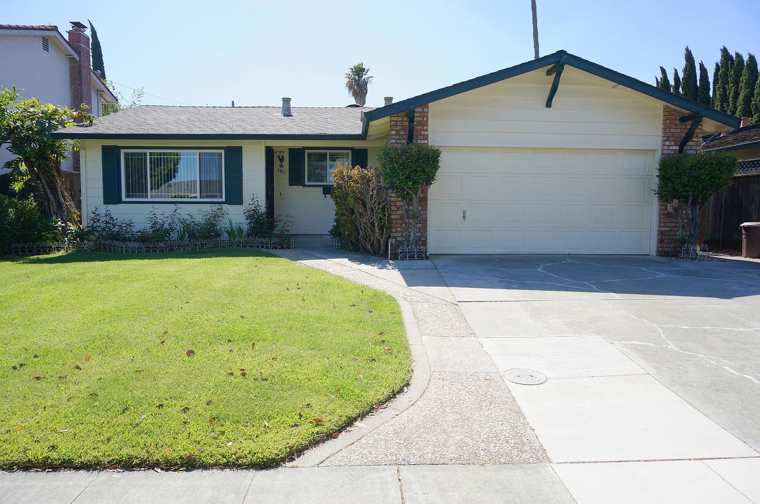 5411 Woodhurst Ln photo 2