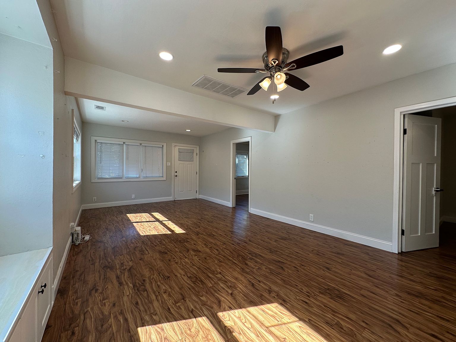 2BR/2BA Single Family House on E Saint James St · San Jose photo 4