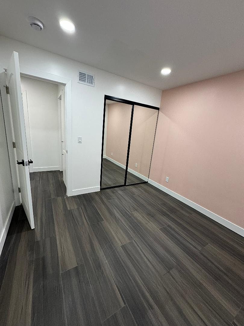902 Thelma Way photo 4