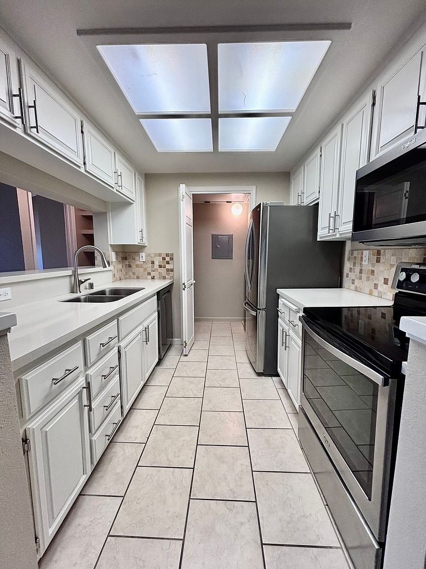 1703 Bevin Brook Dr photo 5