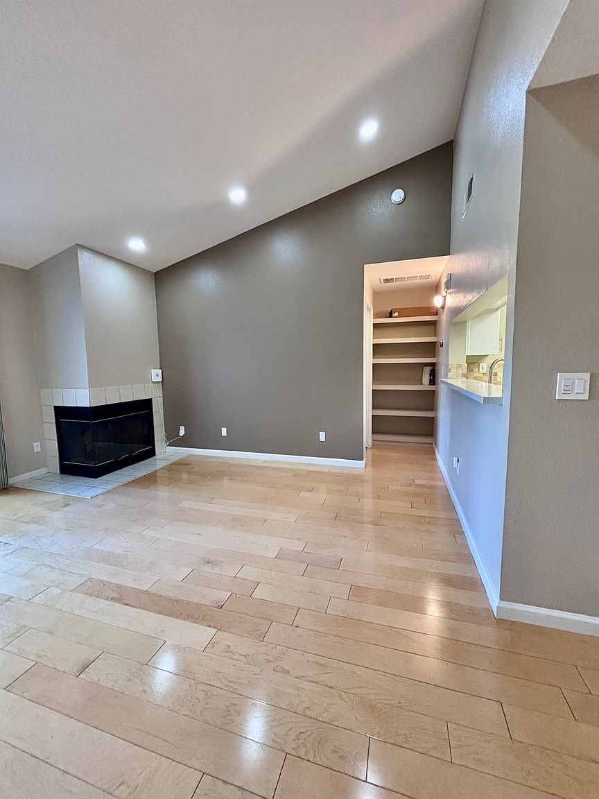 1703 Bevin Brook Dr photo 3