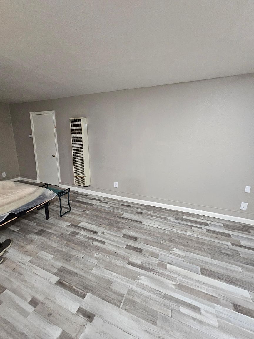 255 McCreery Ave photo 5