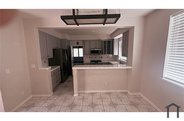 3079 Florence Ave photo 2
