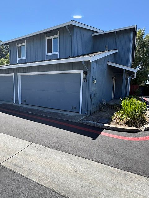 128 Rose Ln photo 3