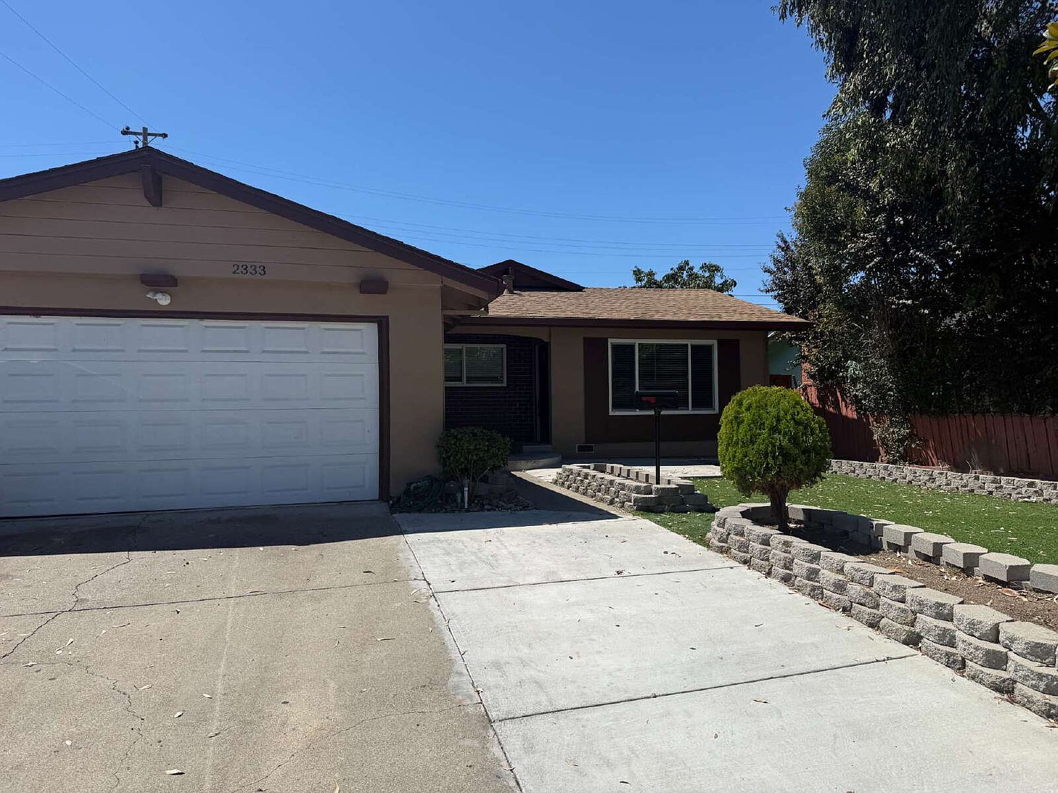 2333 Palmira Way