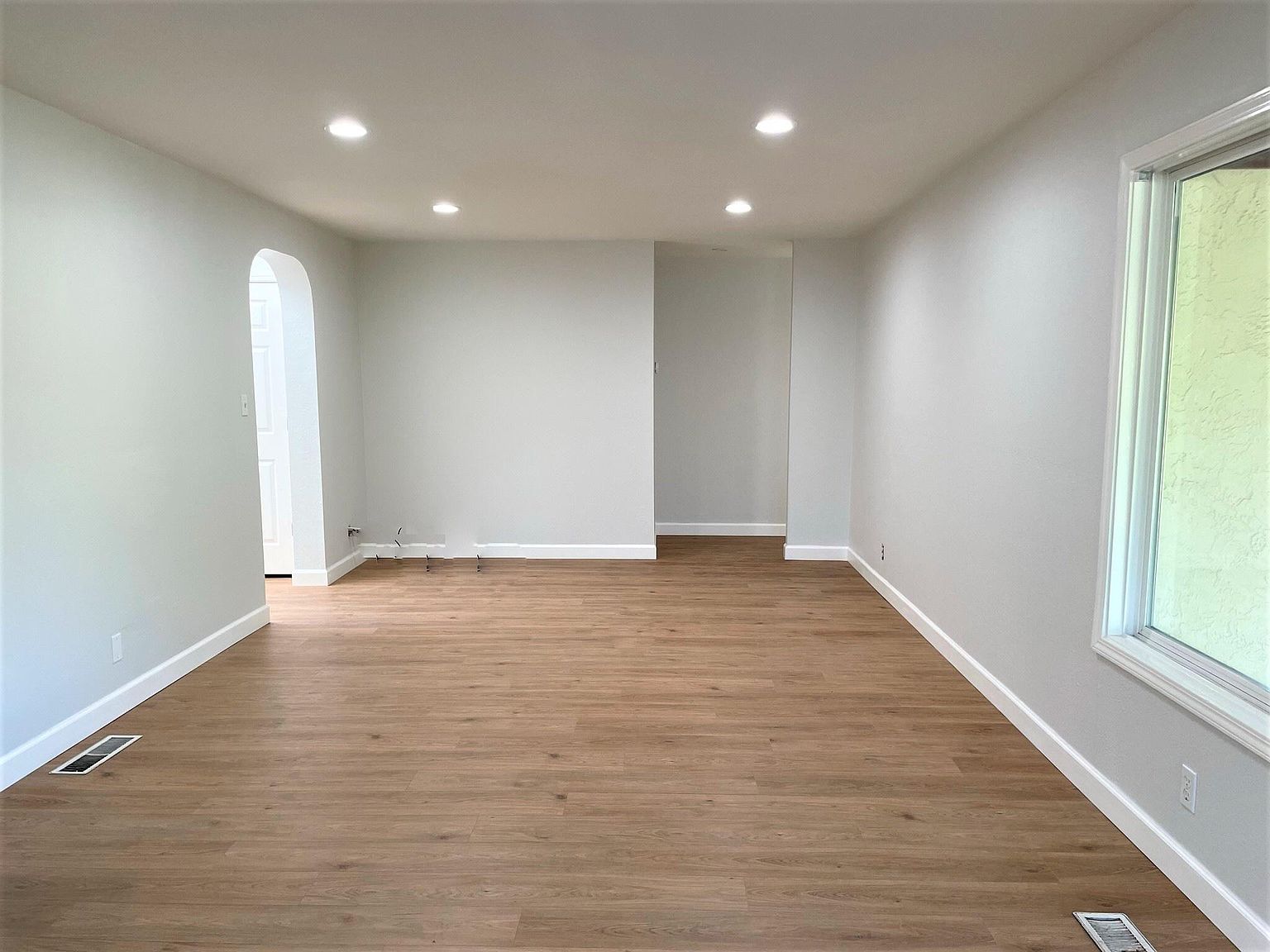 1397 Kinsule Ct photo 5